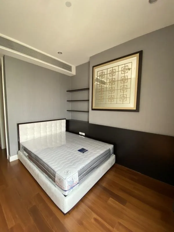 Q Langsuan — photo 11