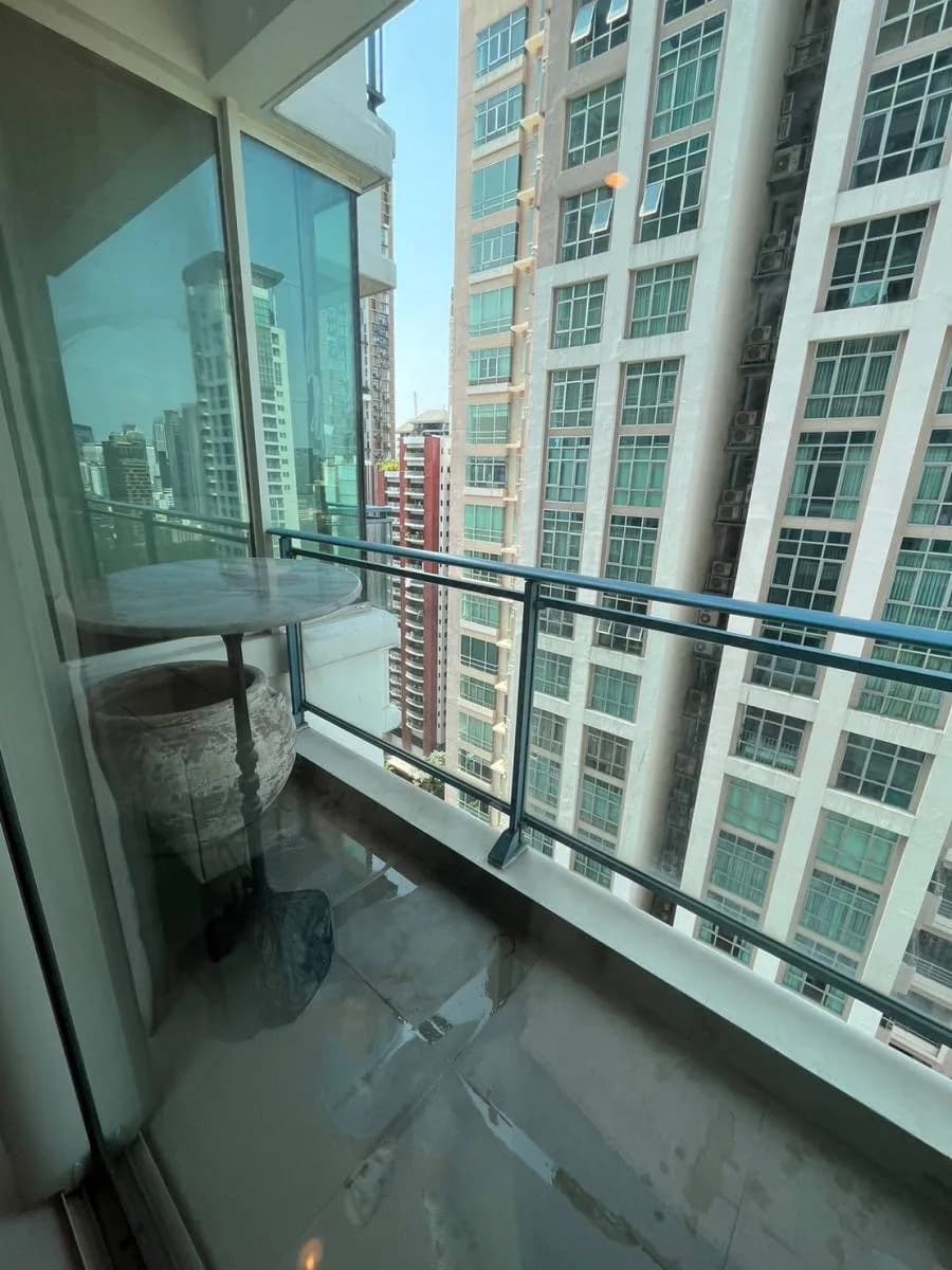 Q Langsuan — photo 13