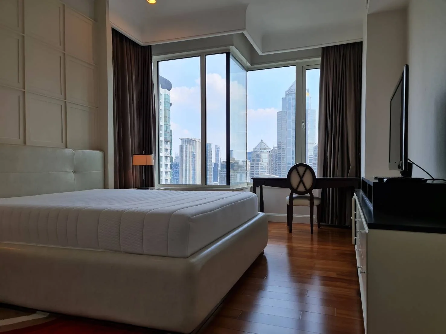 Q Langsuan — photo 3