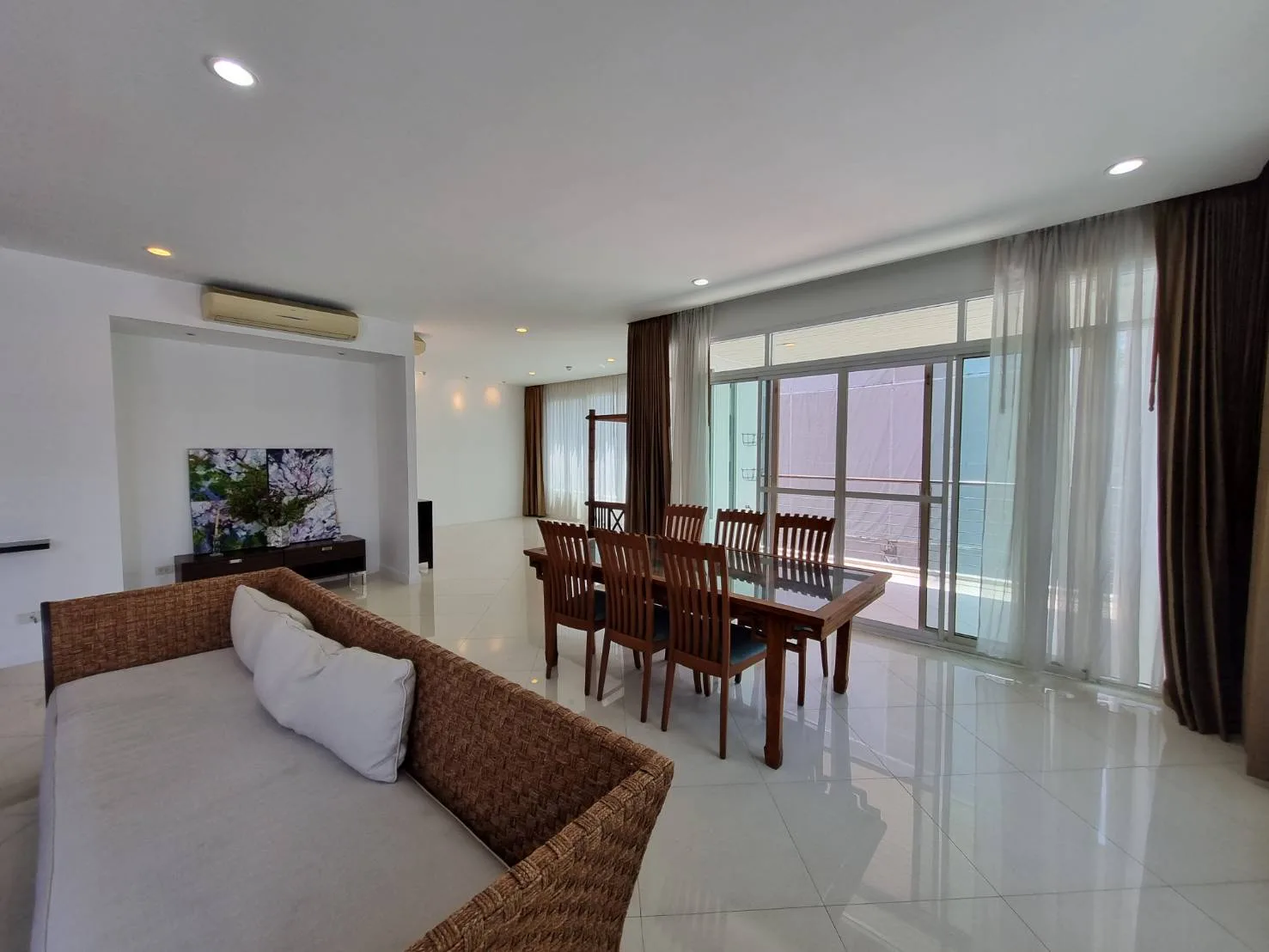 The Verandah - Sukhumvit Soi 23 — photo 2