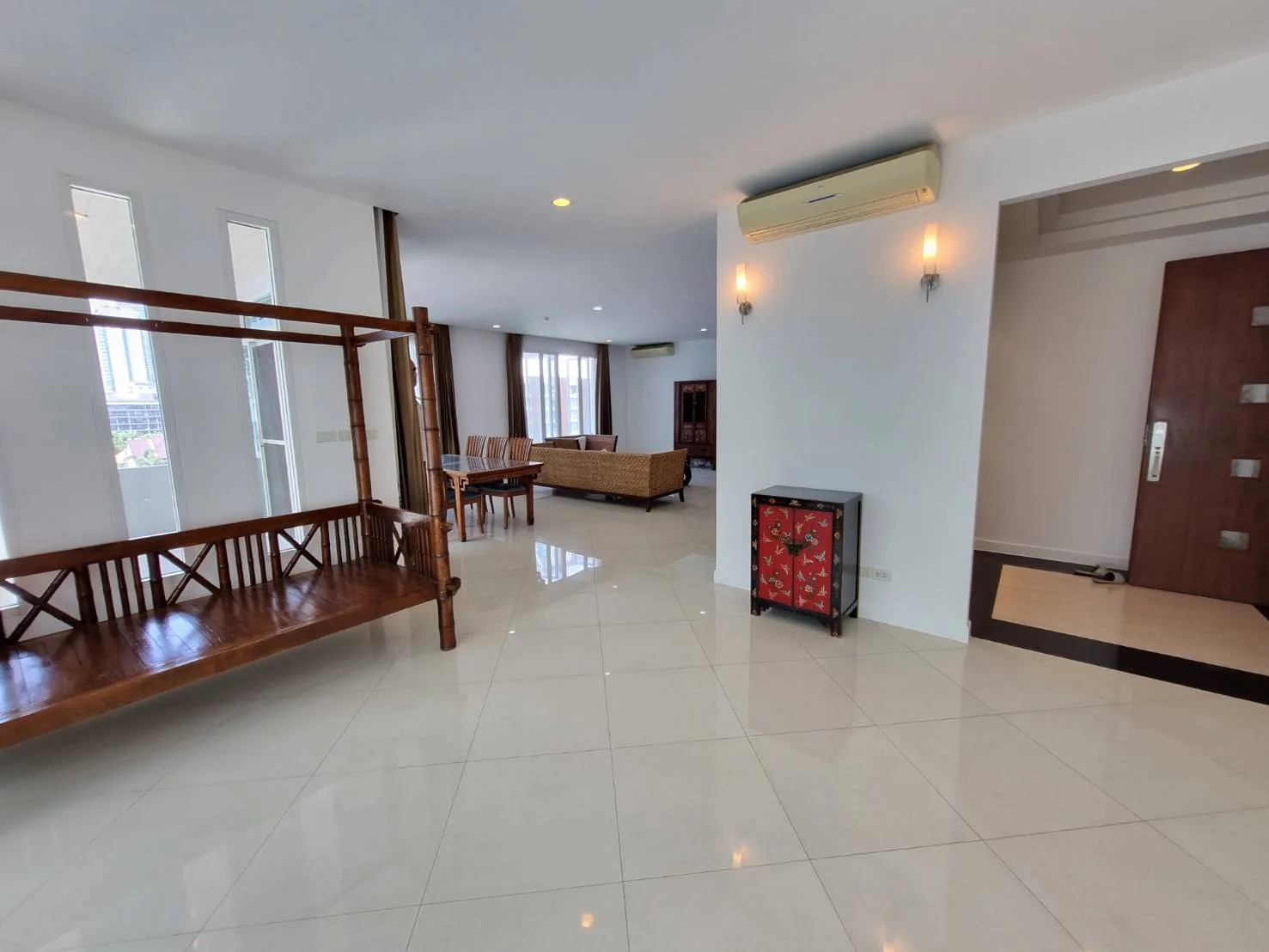 The Verandah - Sukhumvit Soi 23 — photo 4