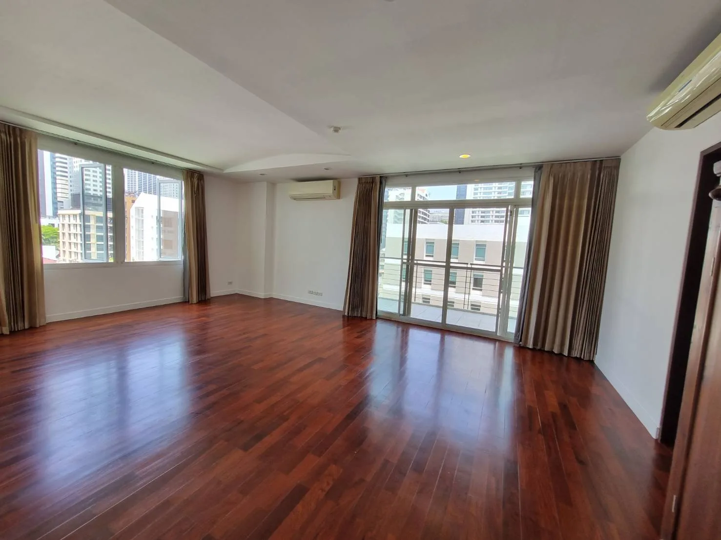 The Verandah - Sukhumvit Soi 23 — photo 9