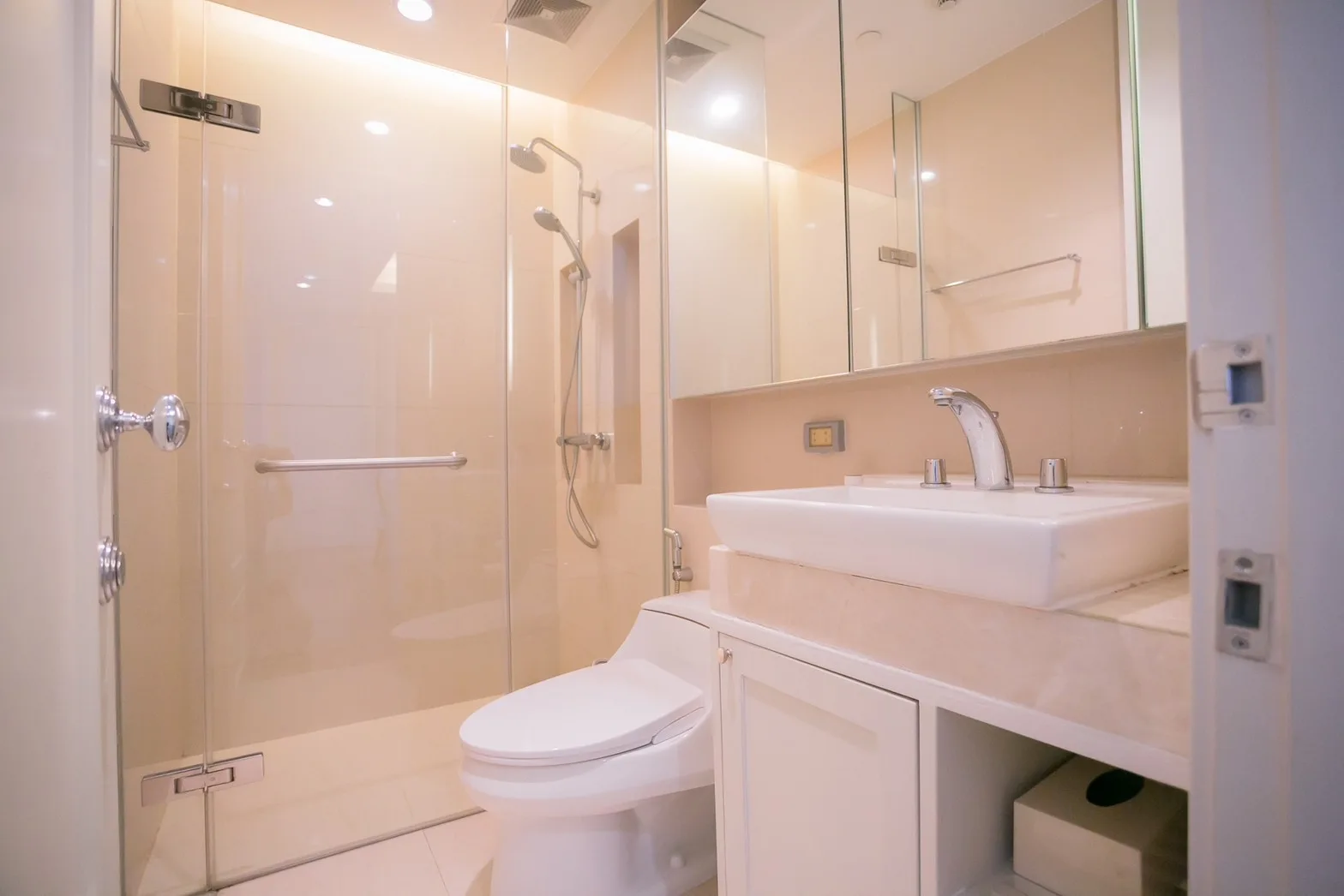 Oriental Residence — photo 16