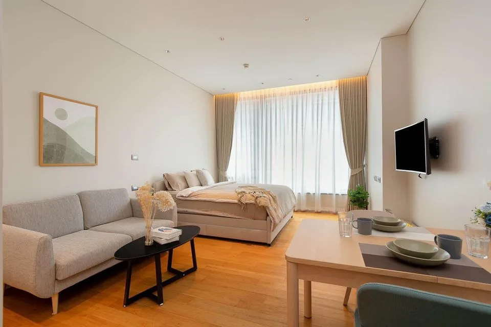 Sindhorn Residence — photo 1