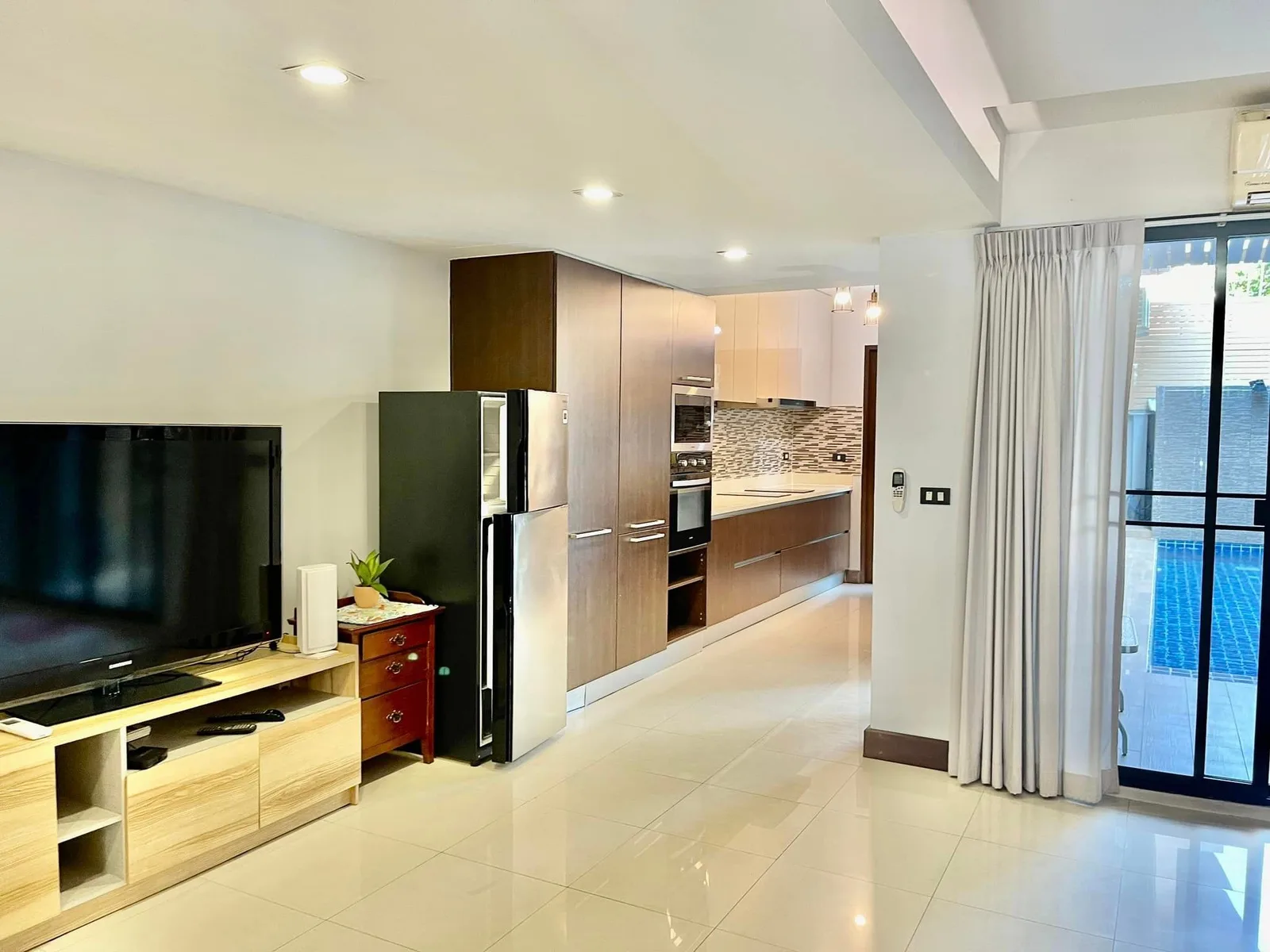 Townhome — photo 2