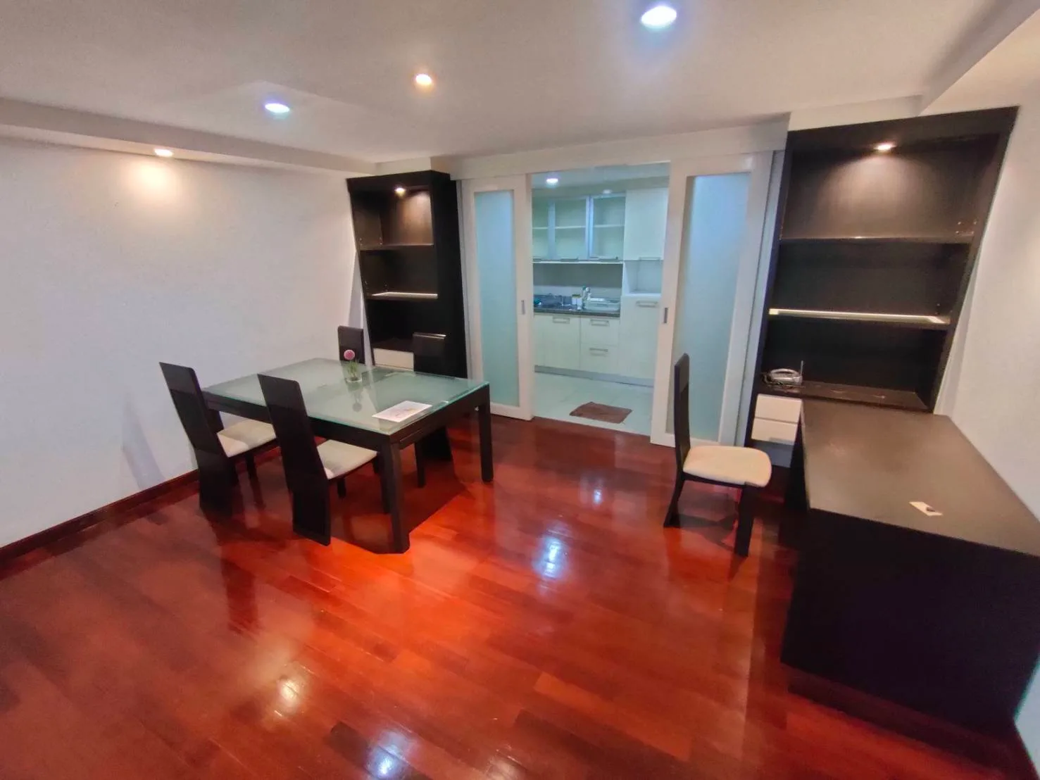 Urbana Sukhumvit 15 — photo 3