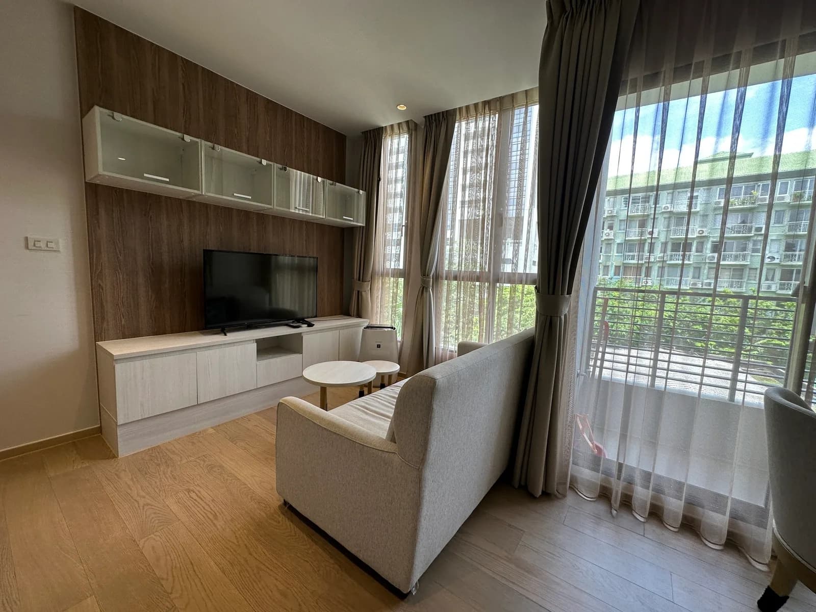 Runesu Thonglor 5 — photo 1