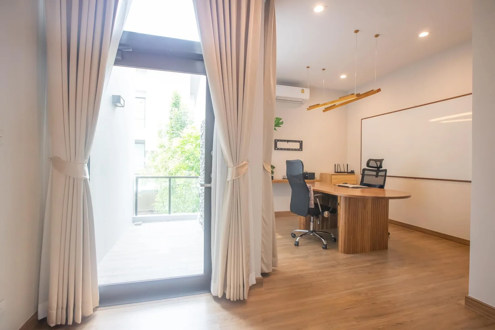 Baan Klang Muang Classe Ekkamai-ramintra — photo 10
