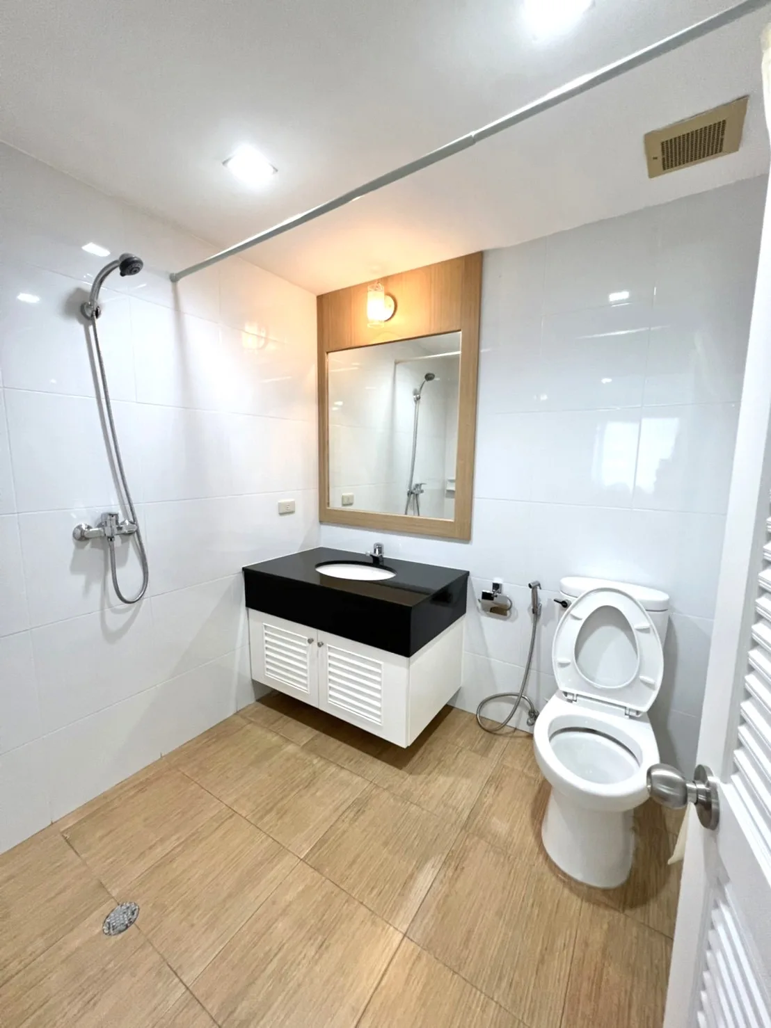 Acadamia Grand Tower — photo 13