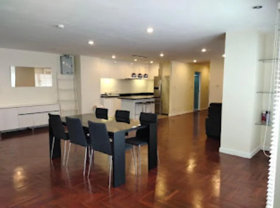 Silom Condominium — photo 1