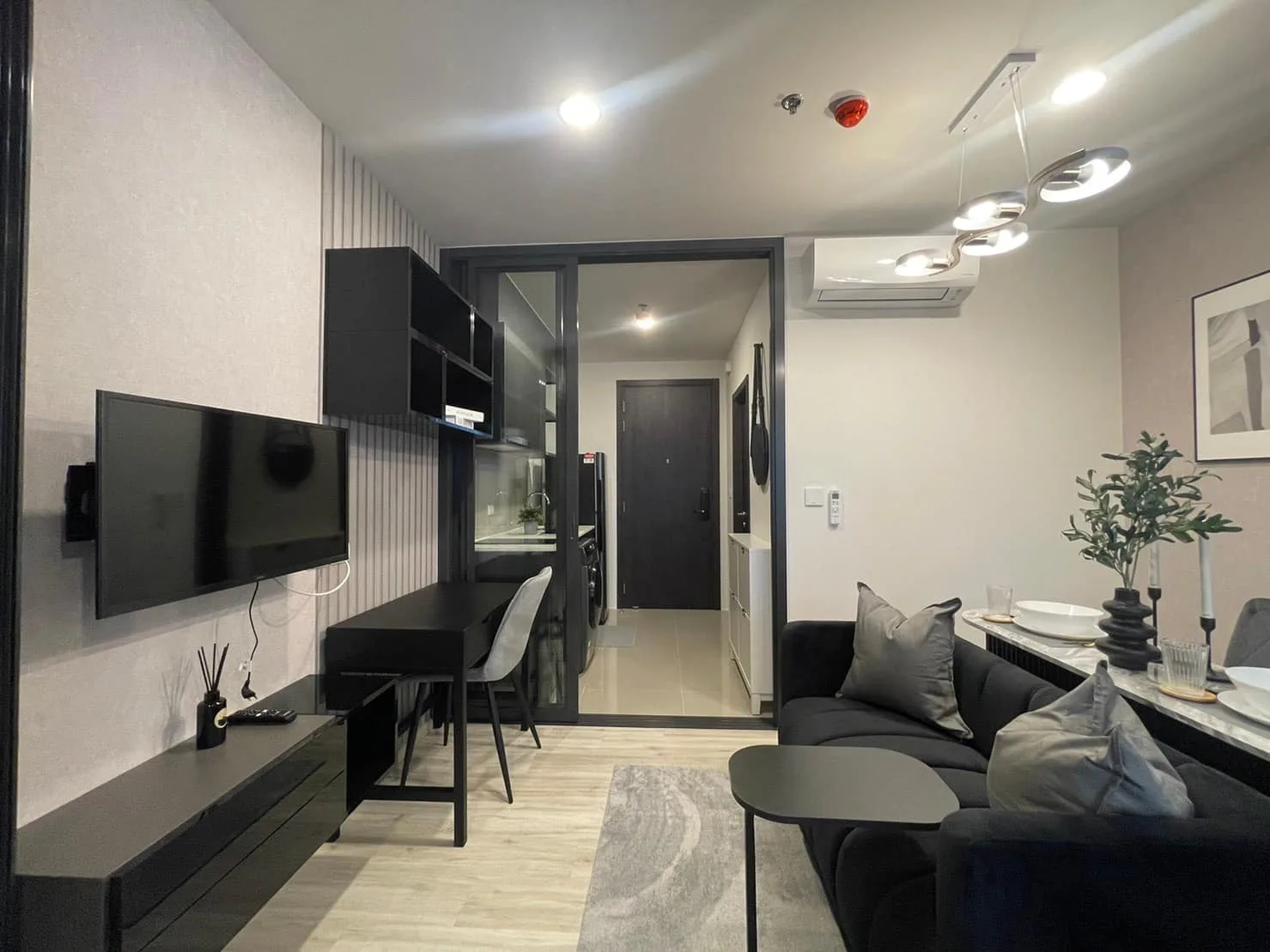 XT Huaikhwang — photo 1