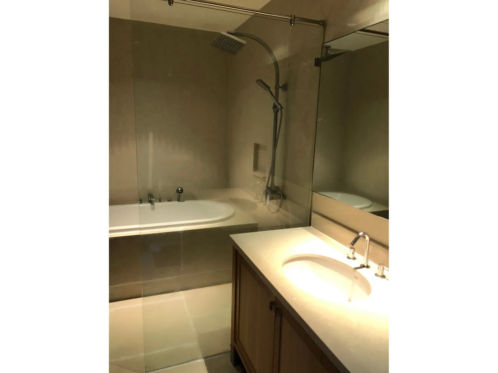 The Emporio Place — photo 9