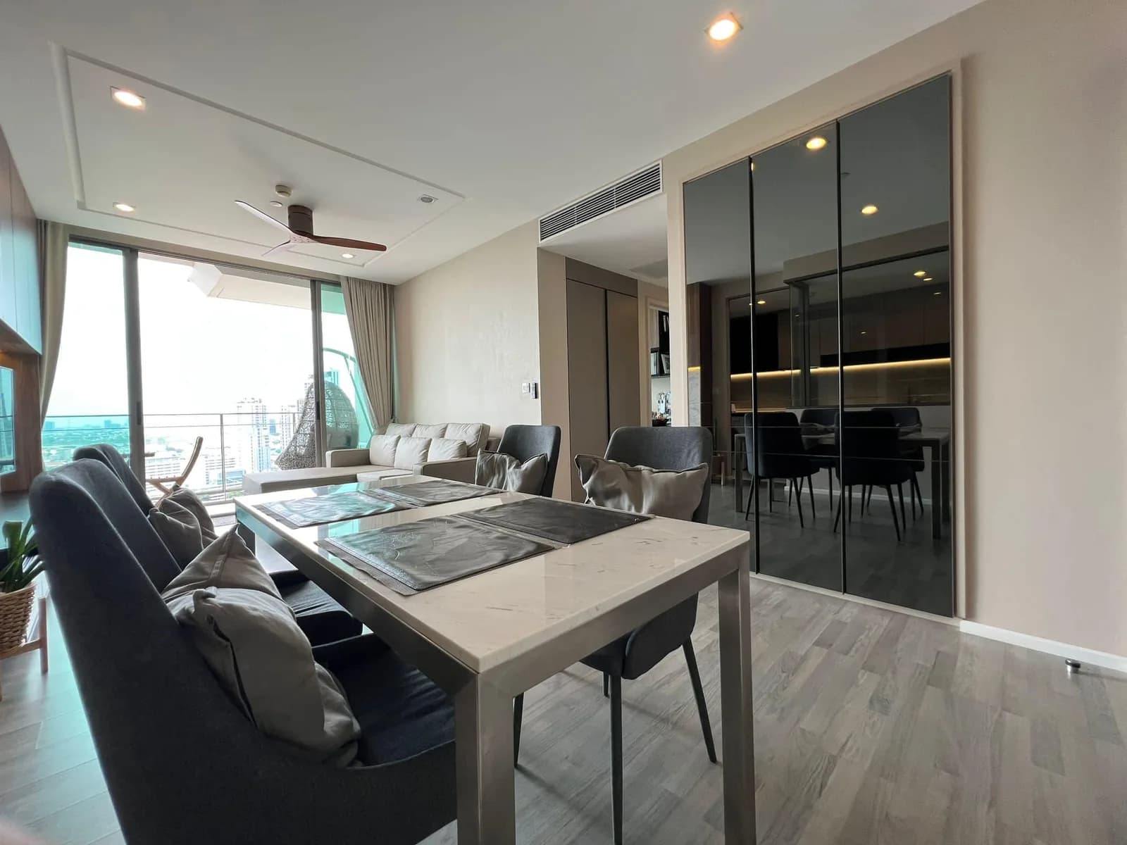 333 Riverside — photo 2