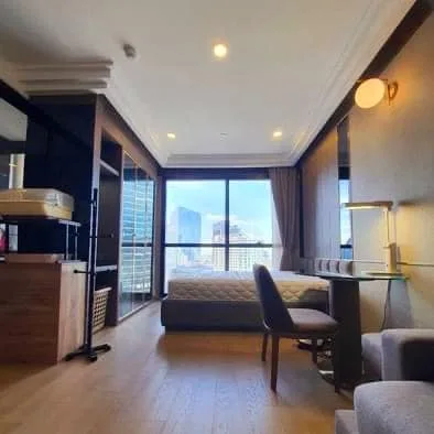 Ashton Chula - Silom