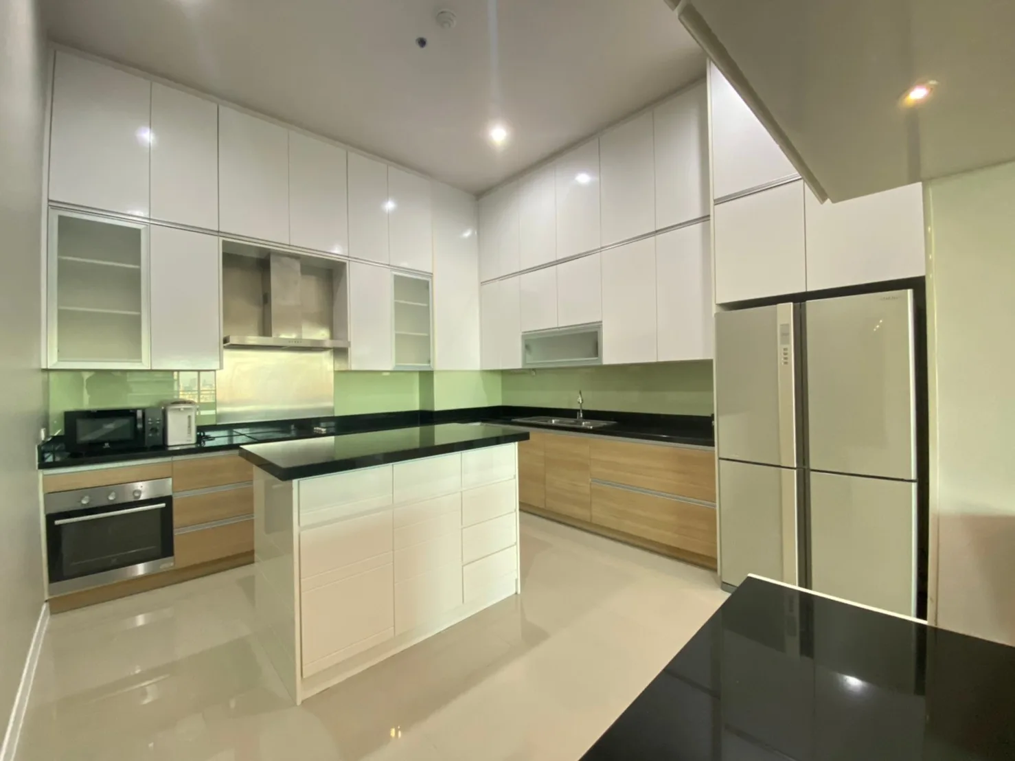 Circle Condominium — photo 6