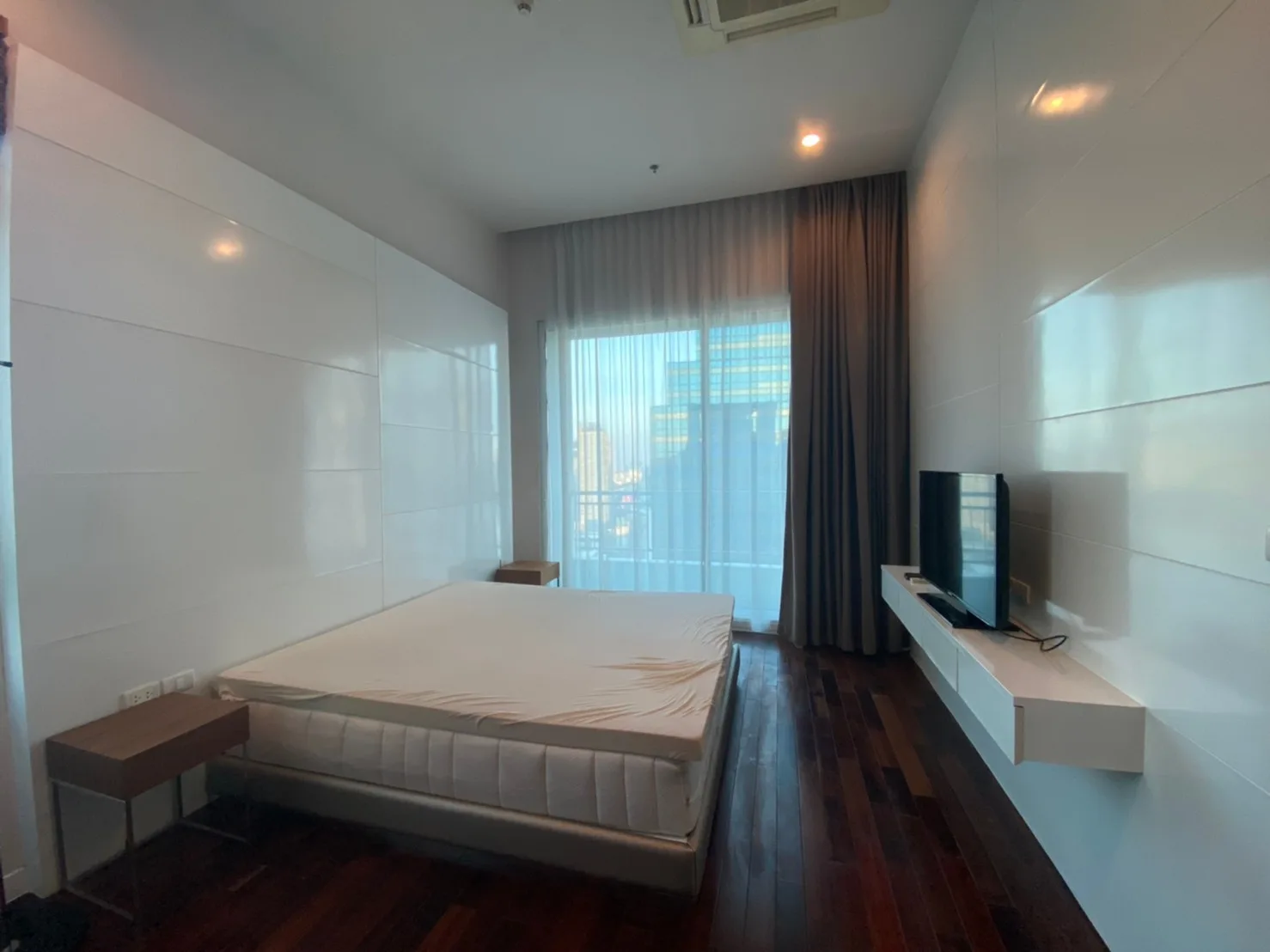 Circle Condominium — photo 8