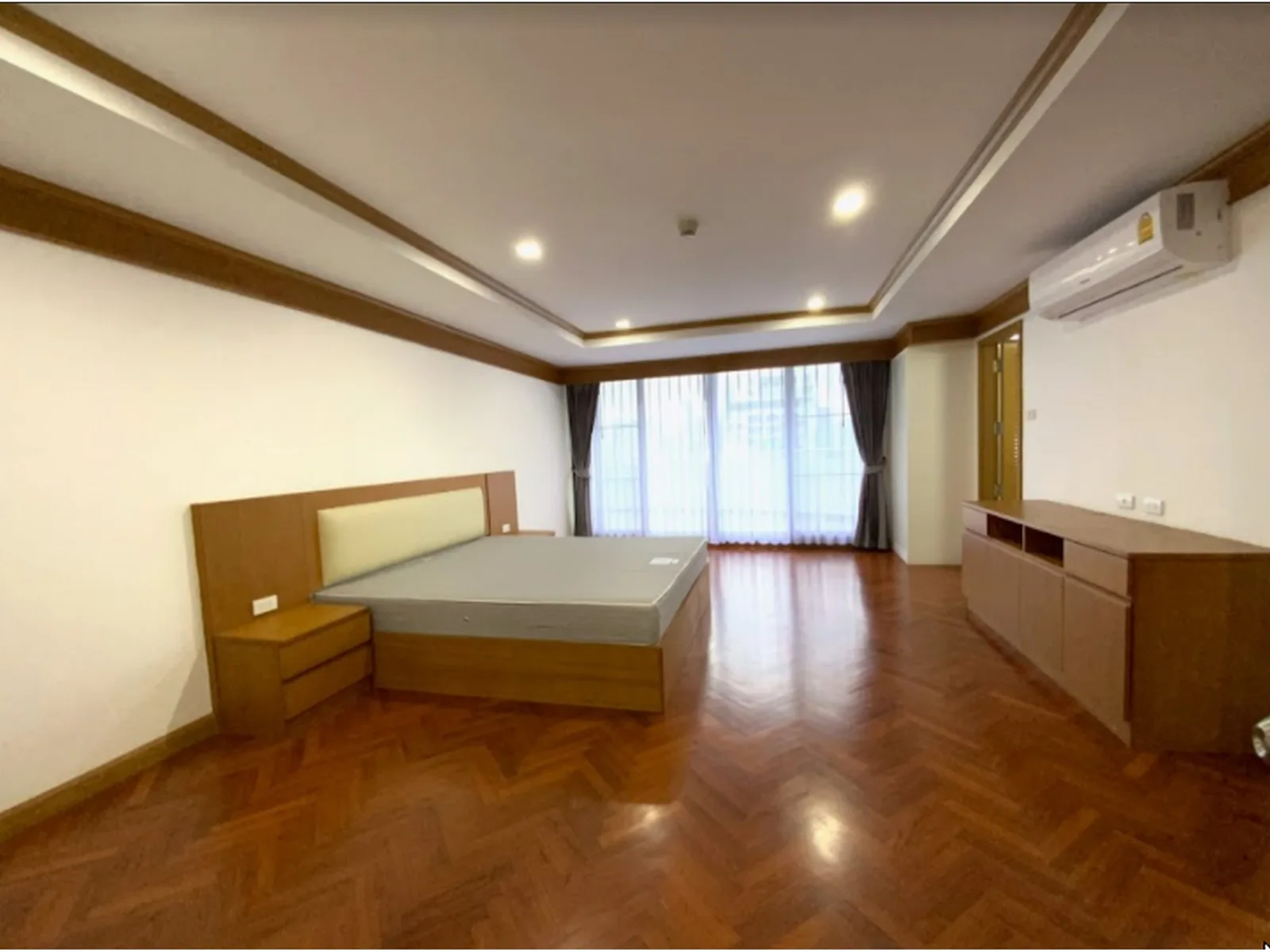 Supalai Place — photo 9