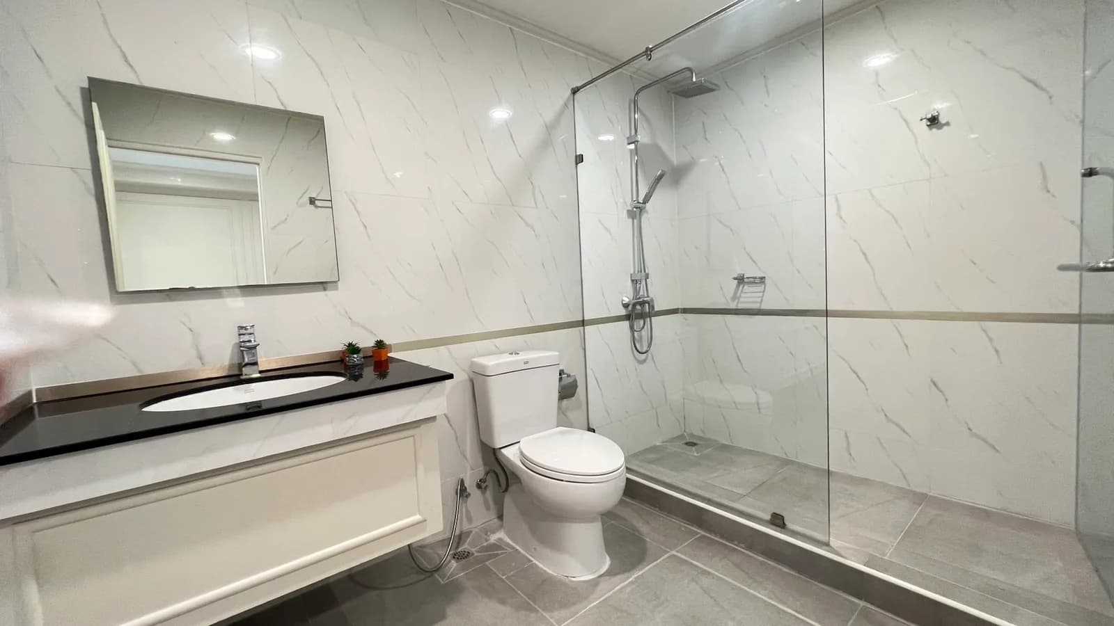 M Tower Apartment — photo 4