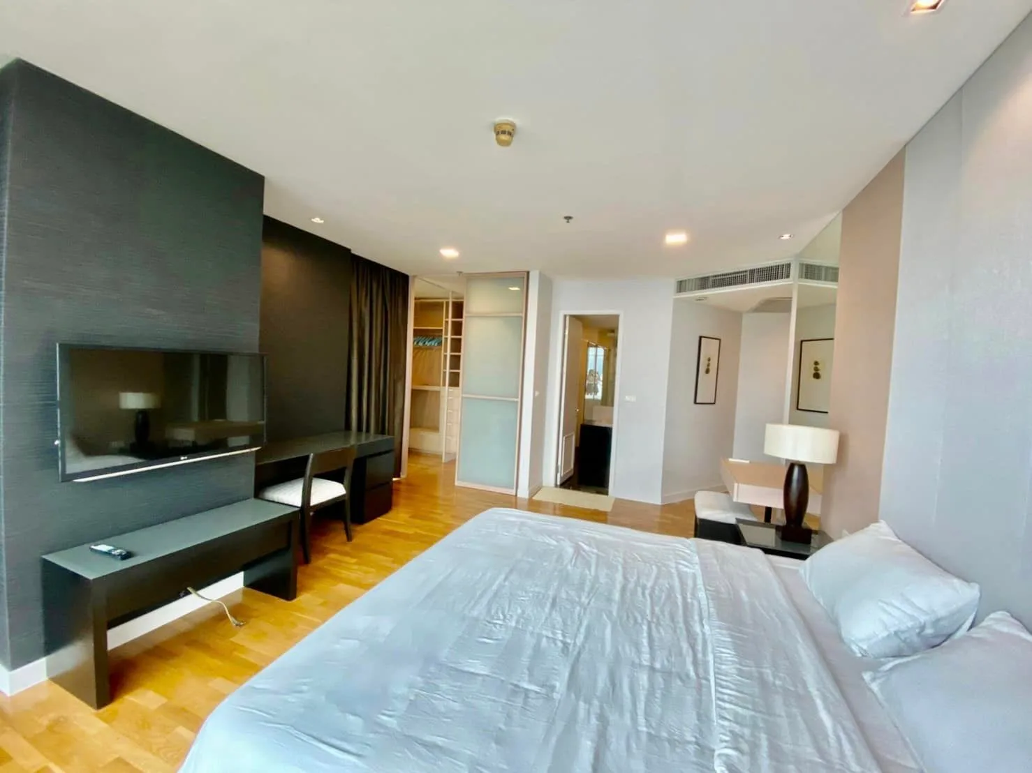 Urbano Absolute Sathon - Taksin — photo 11