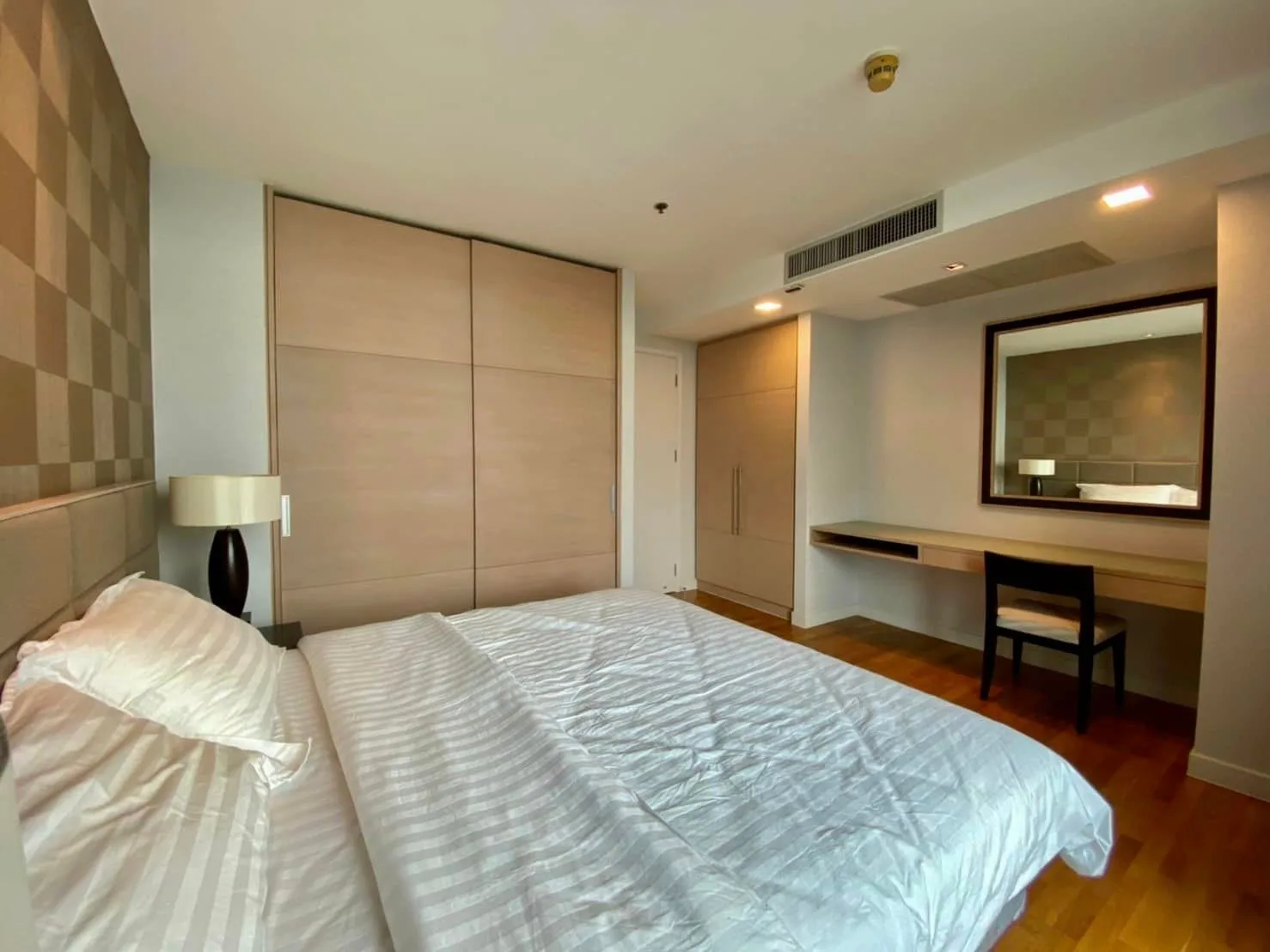 Urbano Absolute Sathon - Taksin — photo 14