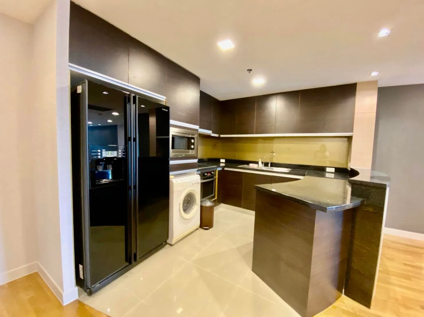 Urbano Absolute Sathon - Taksin — photo 9