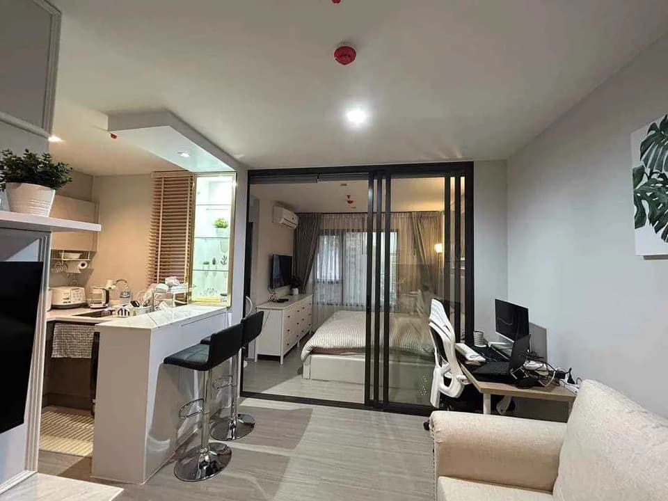 Life Sathorn Sierra — photo 1