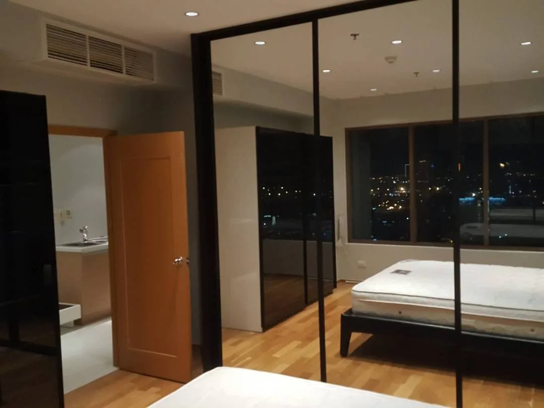 The Emporio Place — photo 9