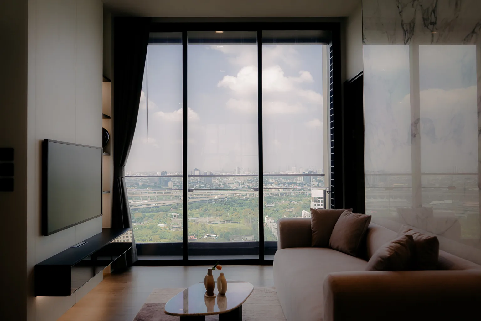 The Crest Park Residences — photo 1