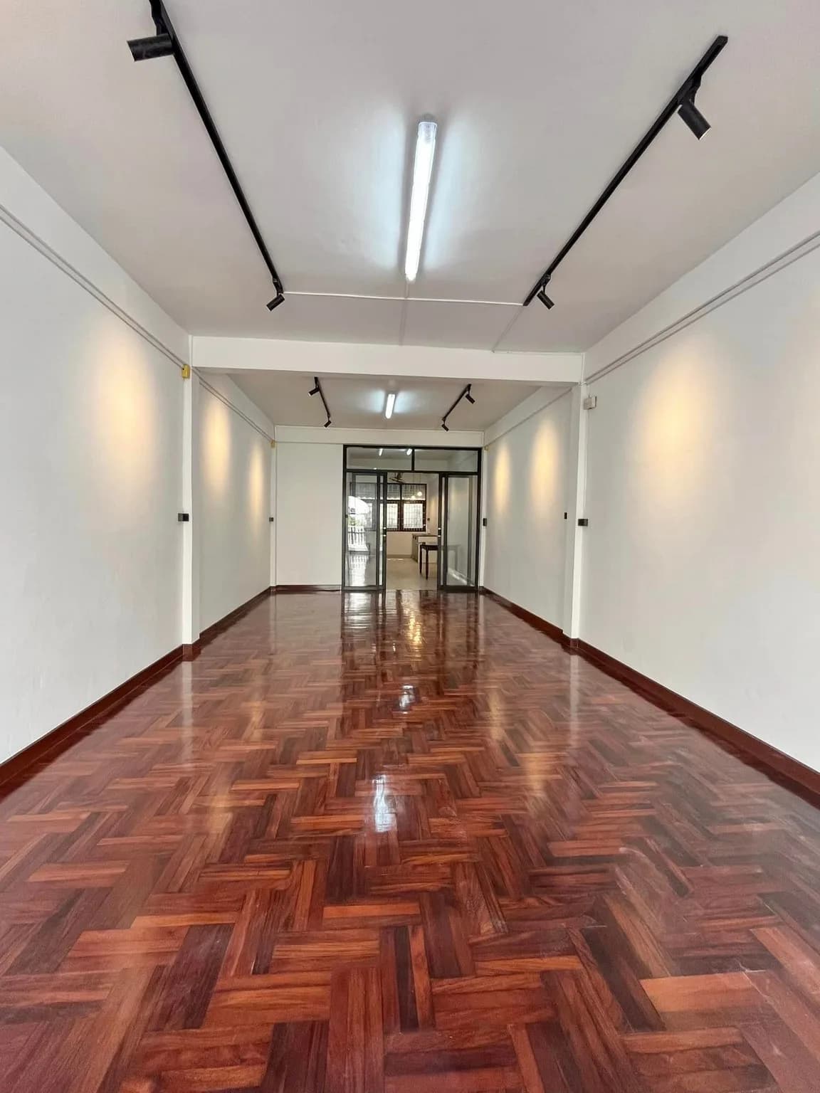 Office Thonglor 14 — photo 8