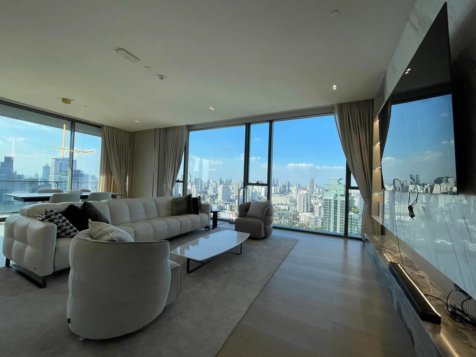 The Strand Thonglor — photo 1