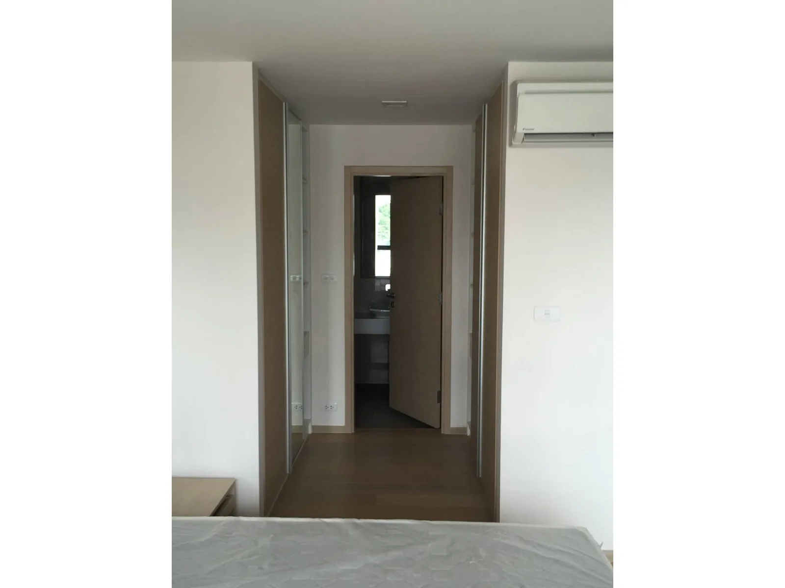 LIV@49 — photo 6