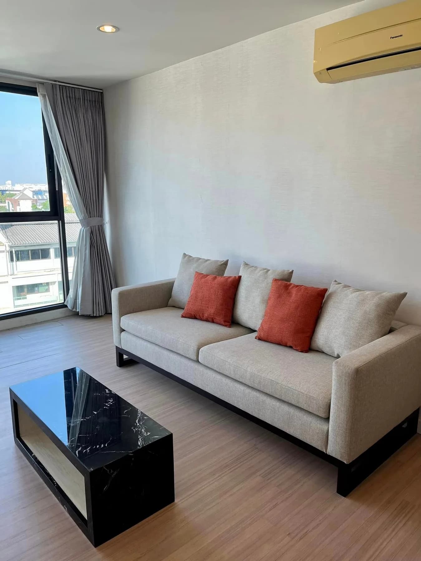 D 25 Thonglor — photo 2