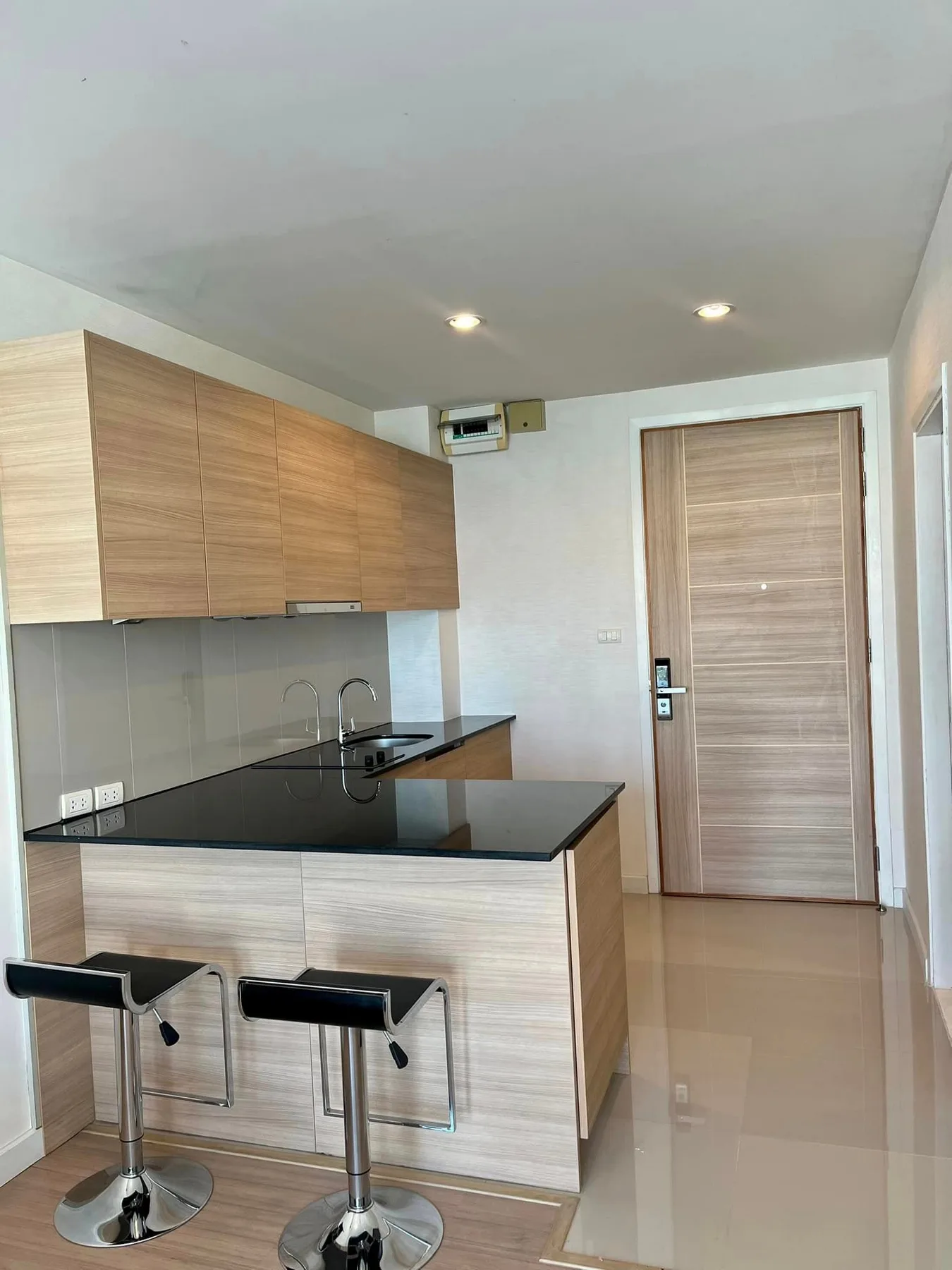 D 25 Thonglor — photo 3