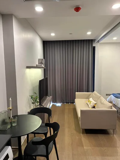 Ashton Chula - Silom