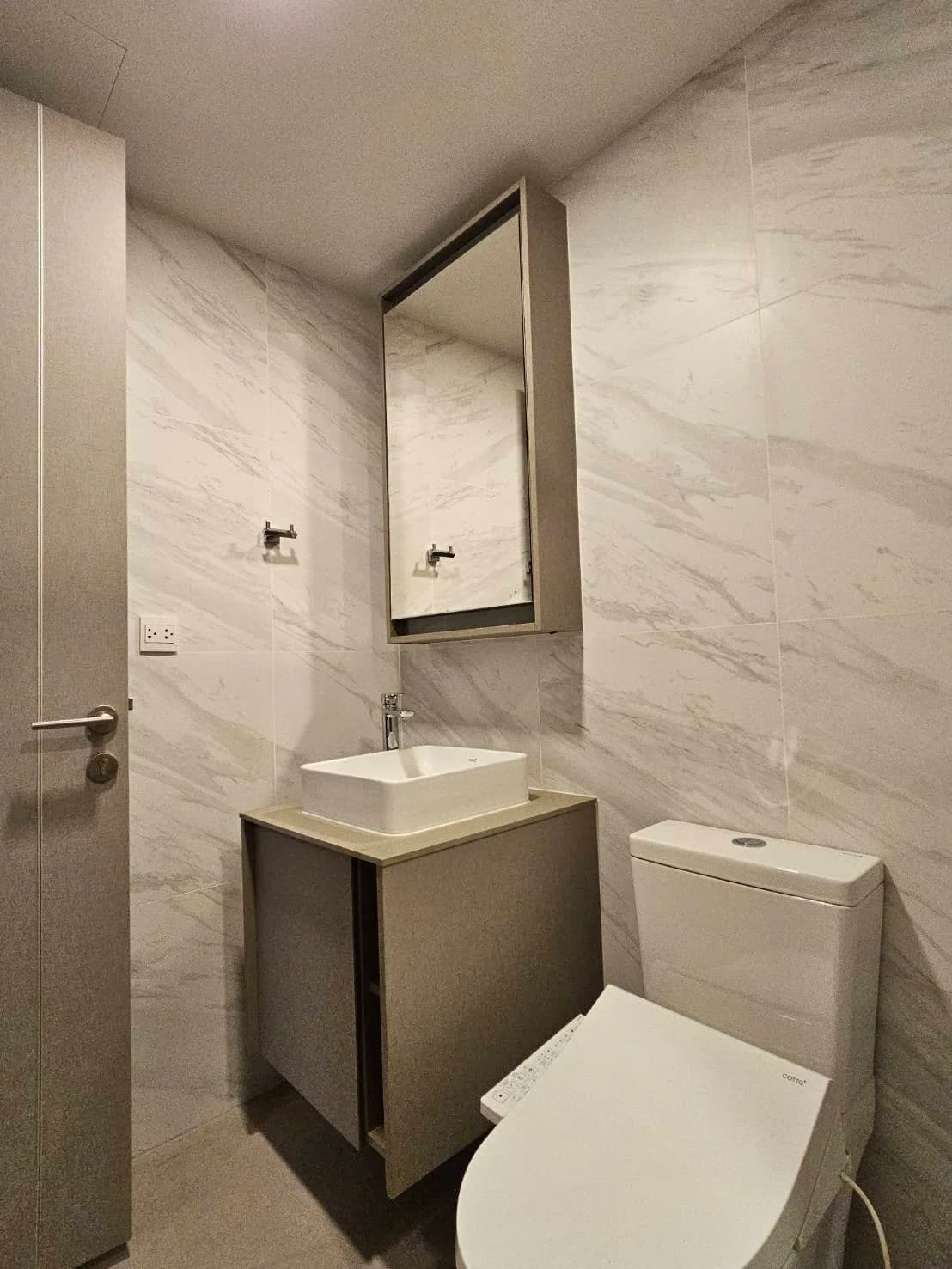 Taka Haus Ekamai 12 — photo 10