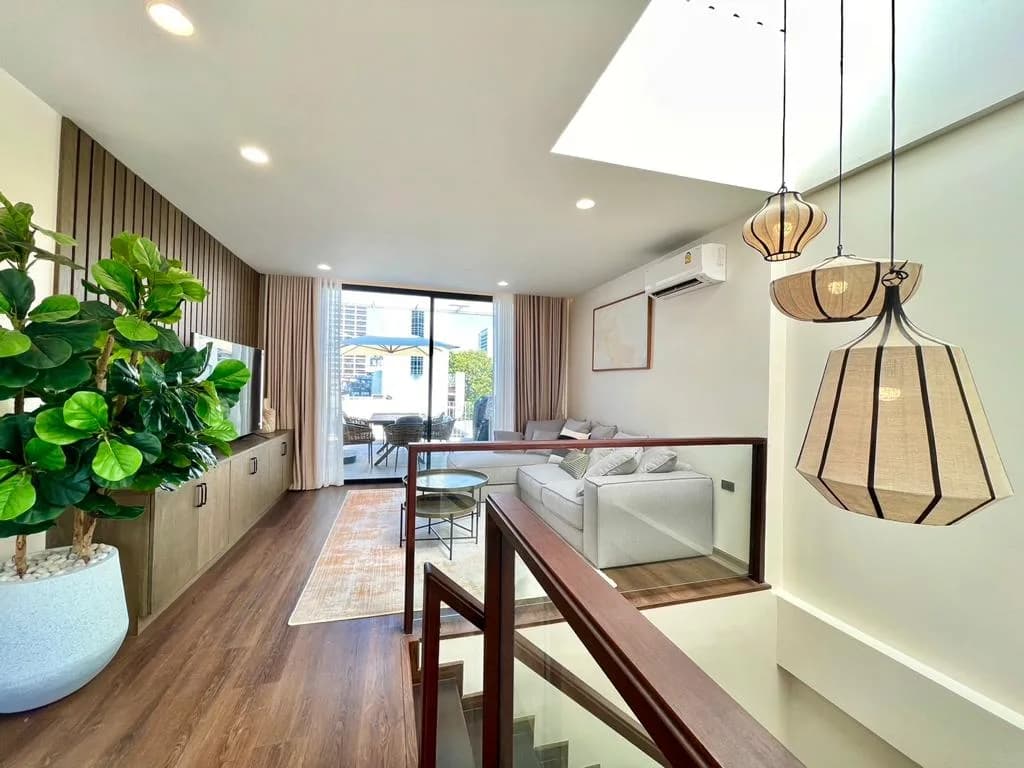 Townhome — photo 16