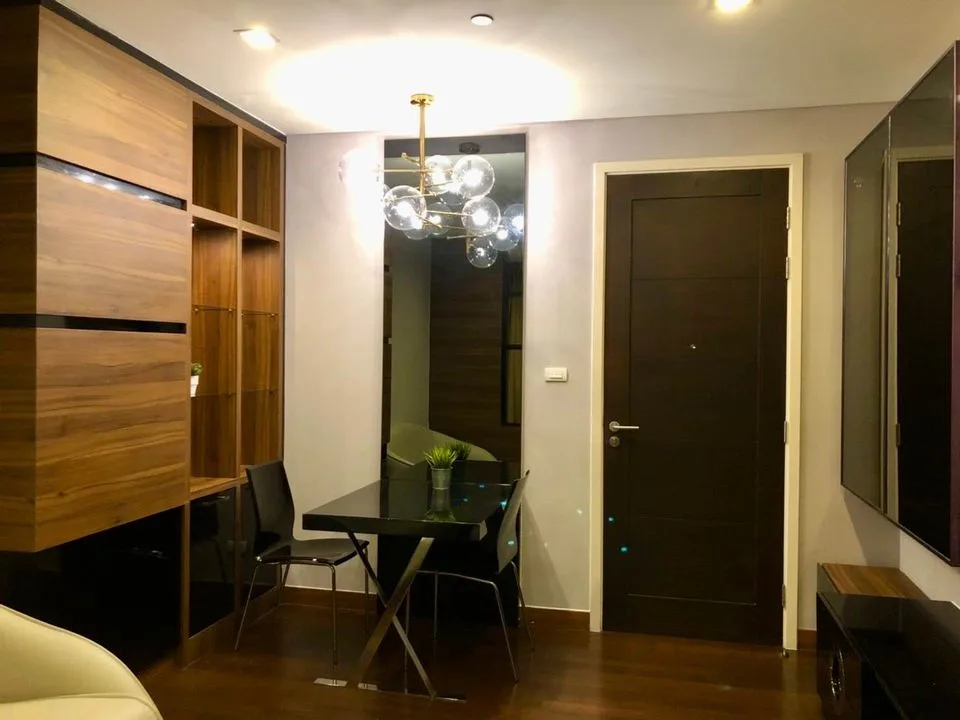 Ivy Thonglor — photo 2