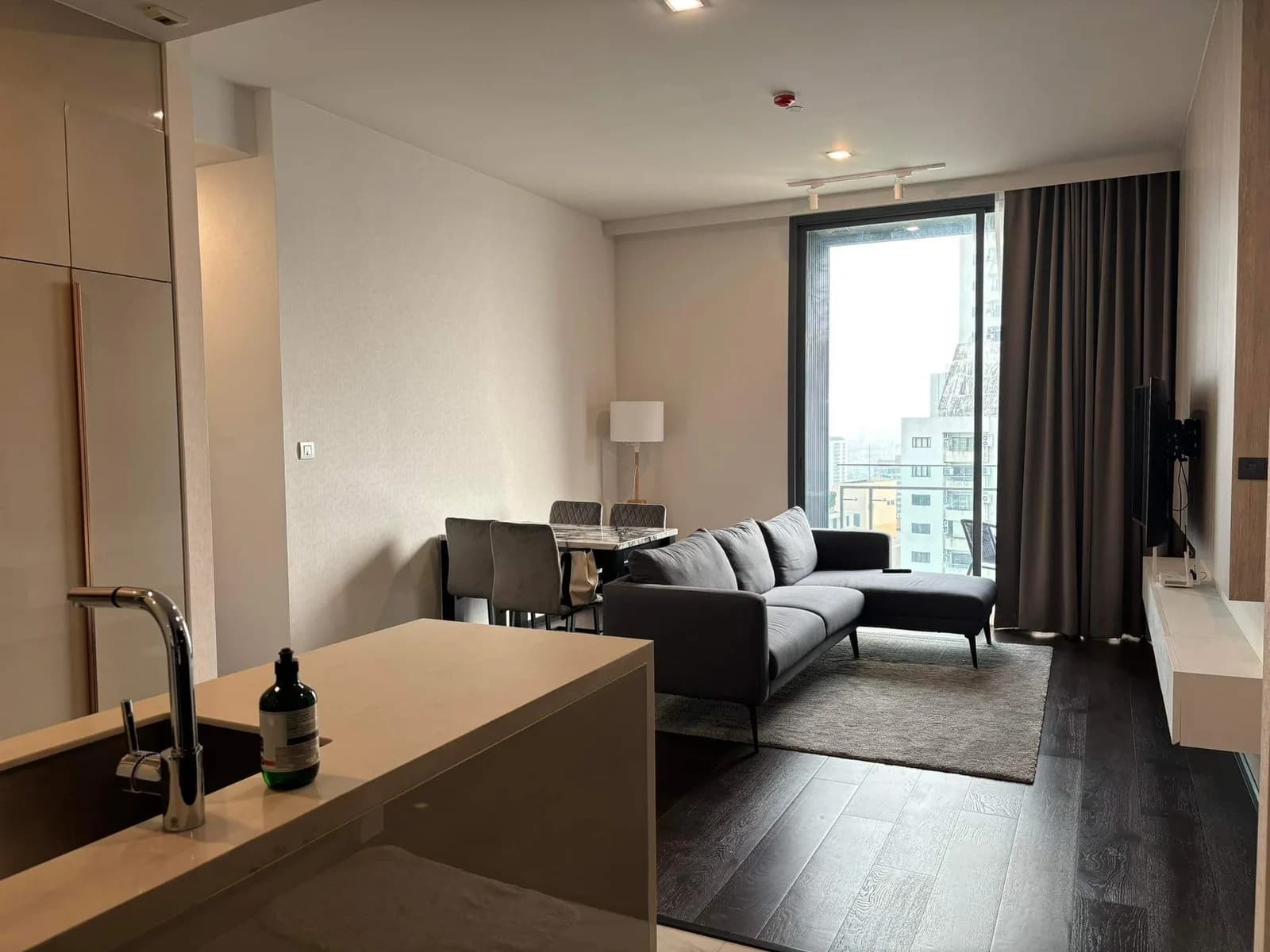 Laviq Sukhumvit 57 — photo 1