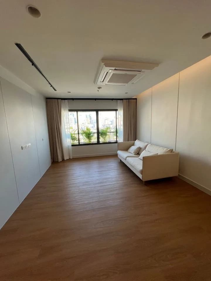 Baan Ploenchit — photo 1