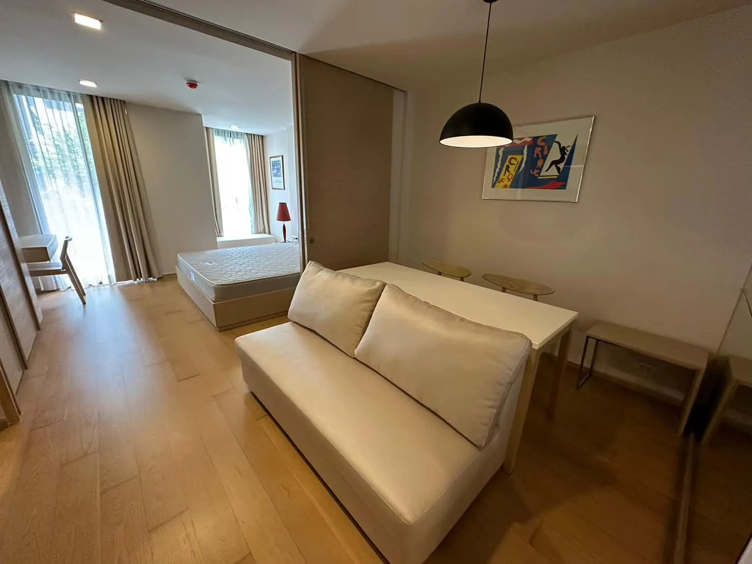 LIV@49 — photo 1