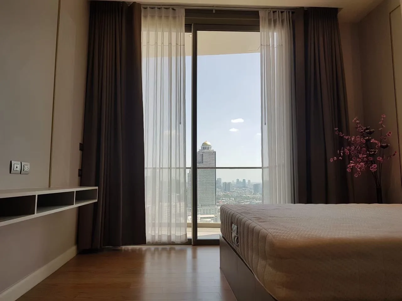 Magnolias Waterfront Residences — photo 4