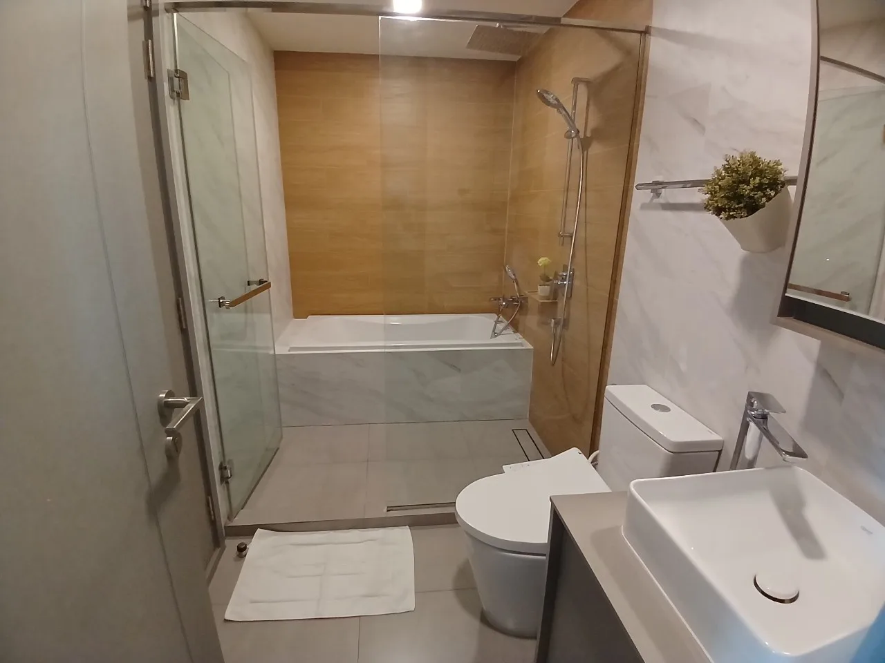 Taka Haus Ekamai 12 — photo 10