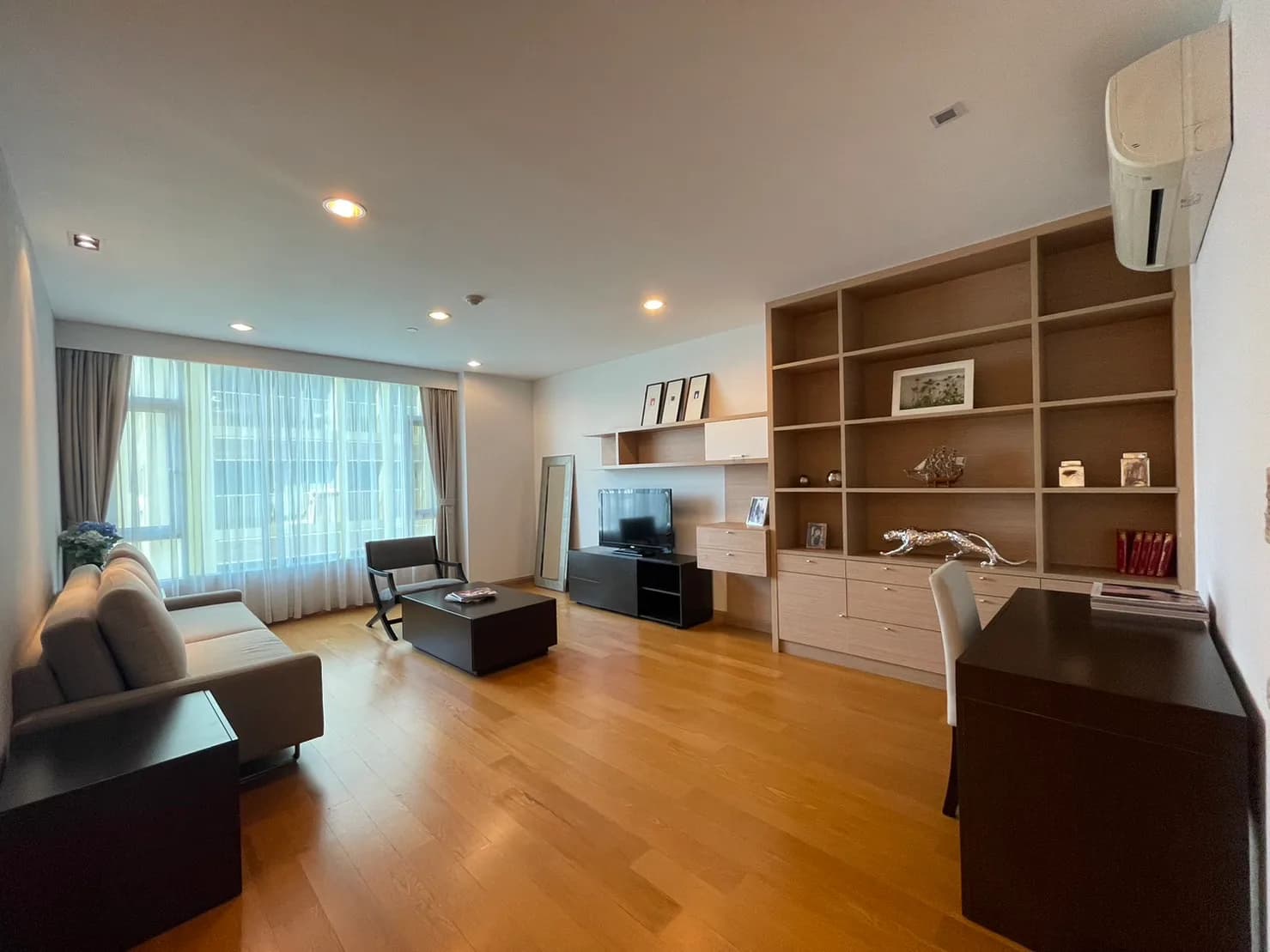 Capital Residence — photo 1