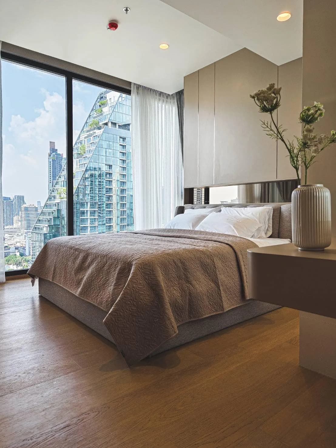 Anil Sathorn 12 — photo 7