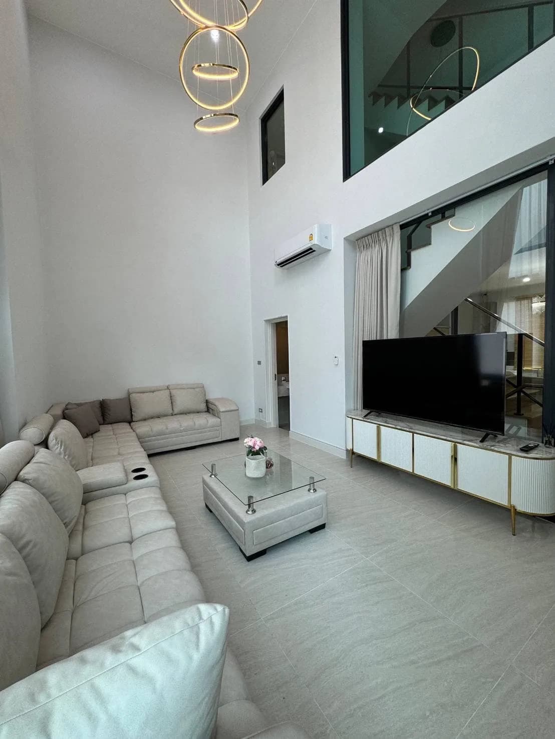 Baan Klang Muang Sukhumvit 77 — photo 2