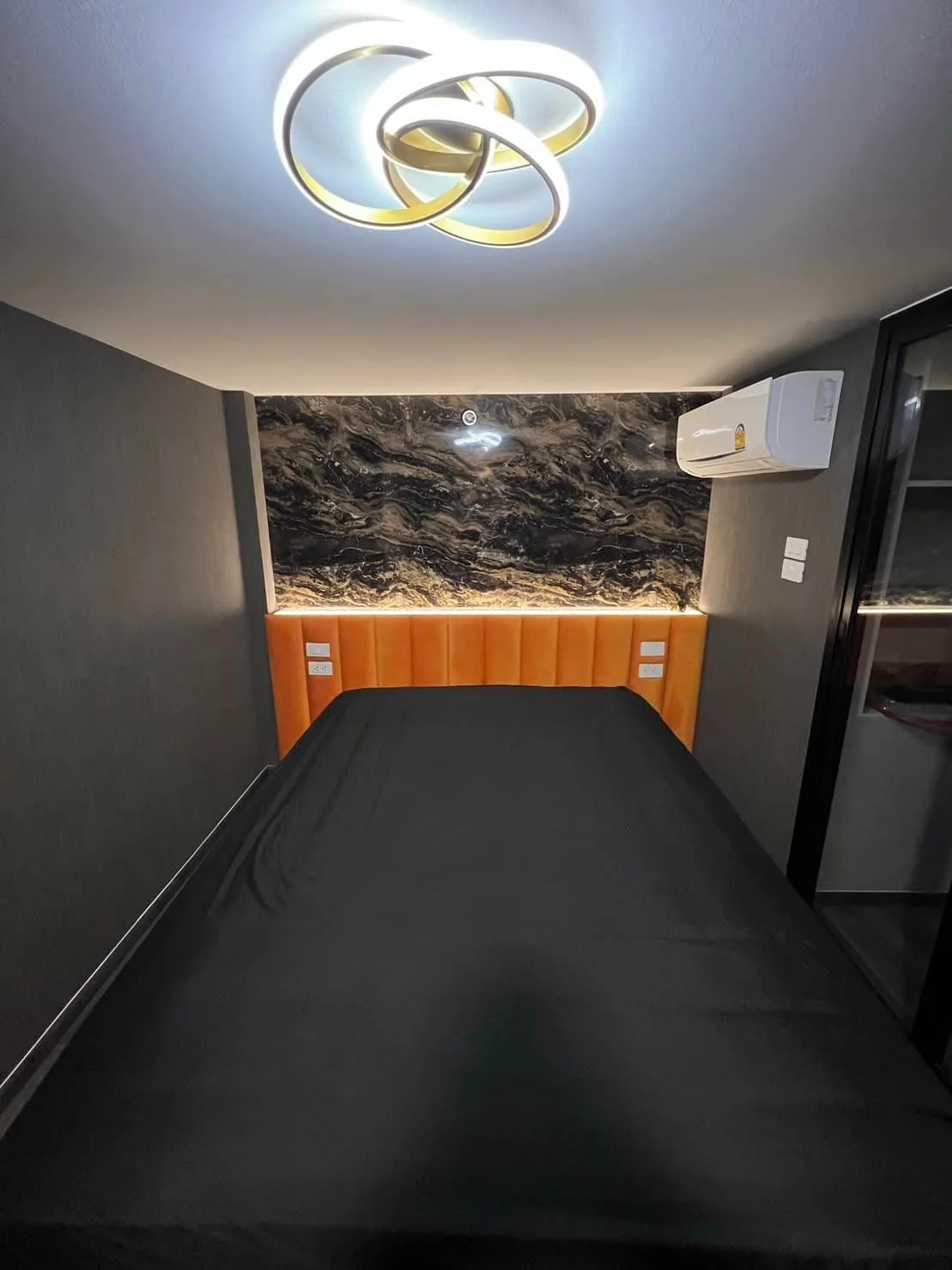 Knightsbridge Space Ratchayothin — photo 8