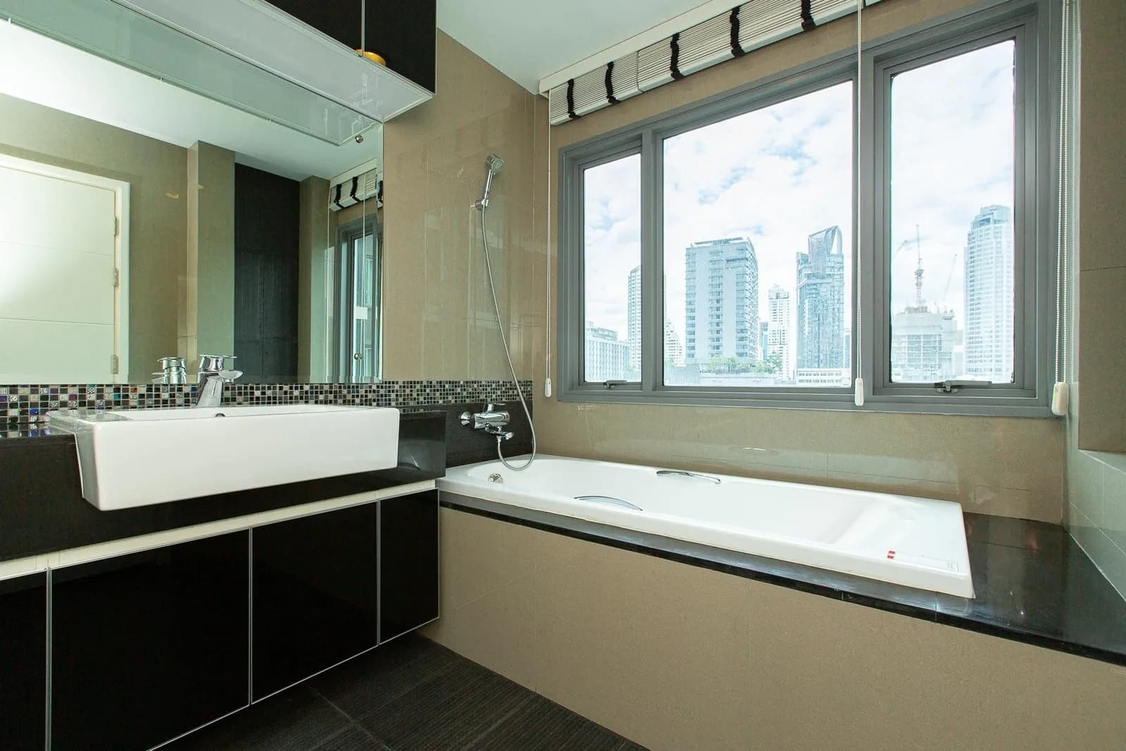 The Crest Sukhumvit 34 — photo 11