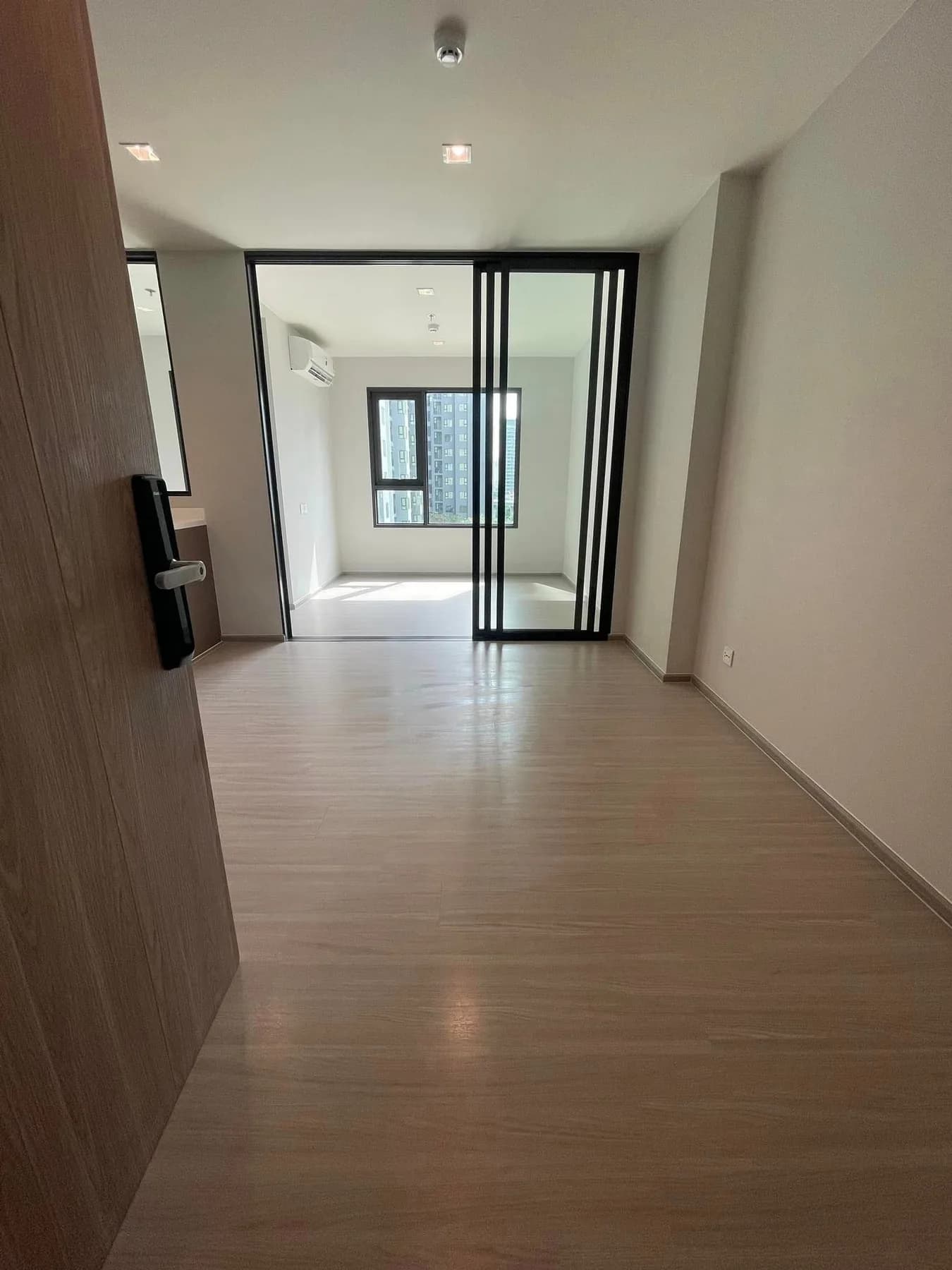 Life Sathorn Sierra — photo 1