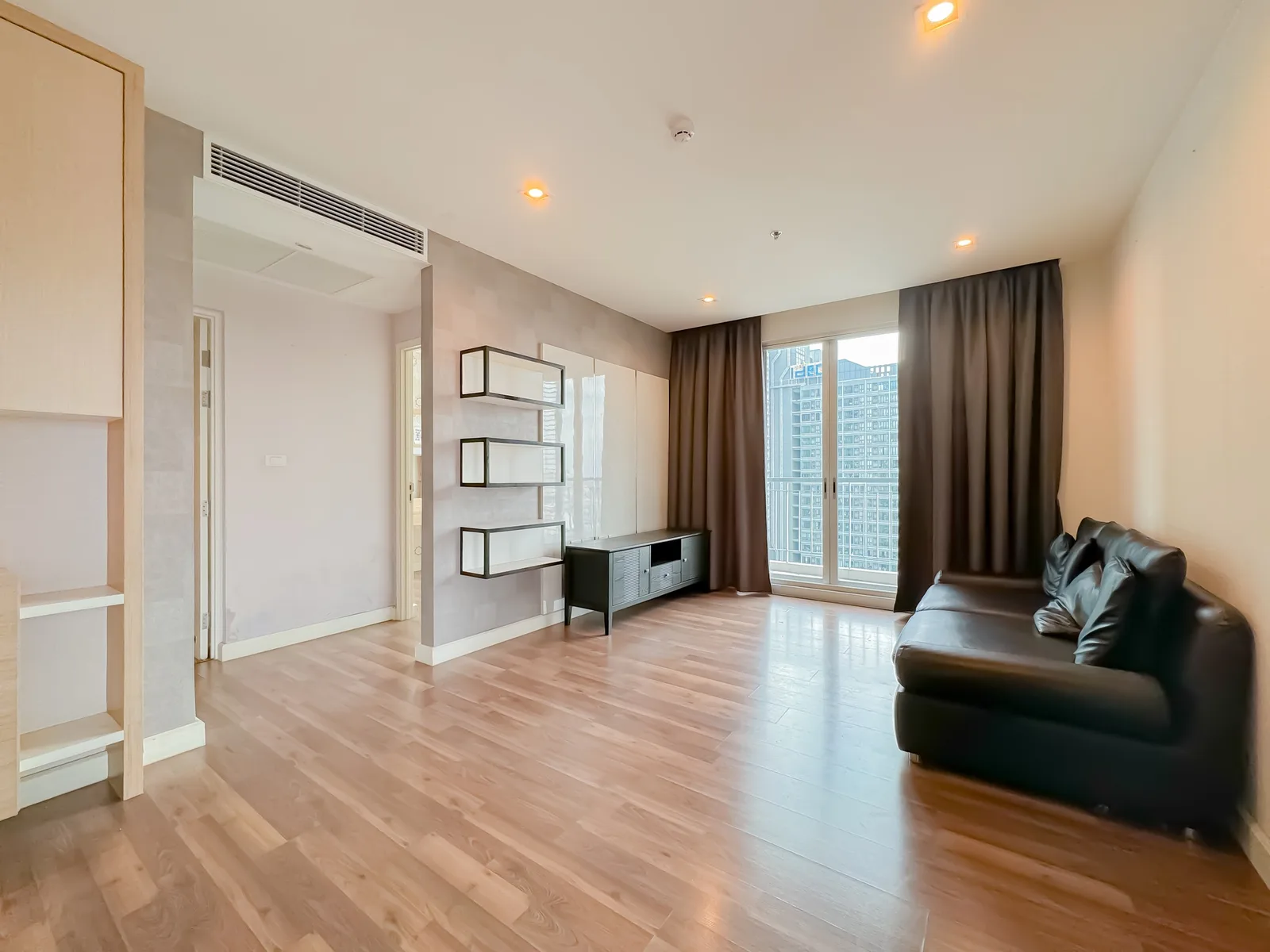 The Room Sathorn - Taksin — photo 1
