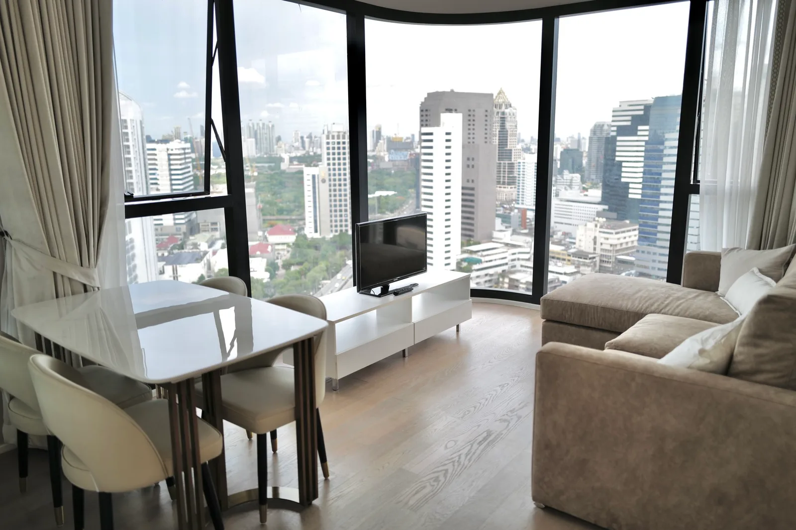 Ashton Chula - Silom — photo 1